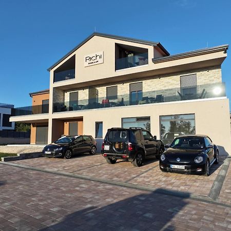 Richi Rooms & App Funtana Buitenkant foto