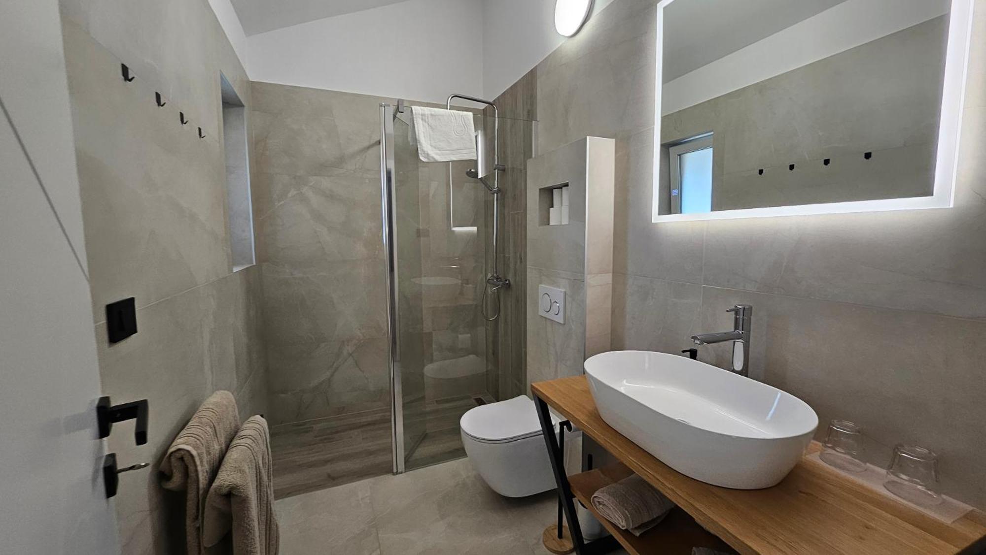 Richi Rooms & App Funtana Buitenkant foto