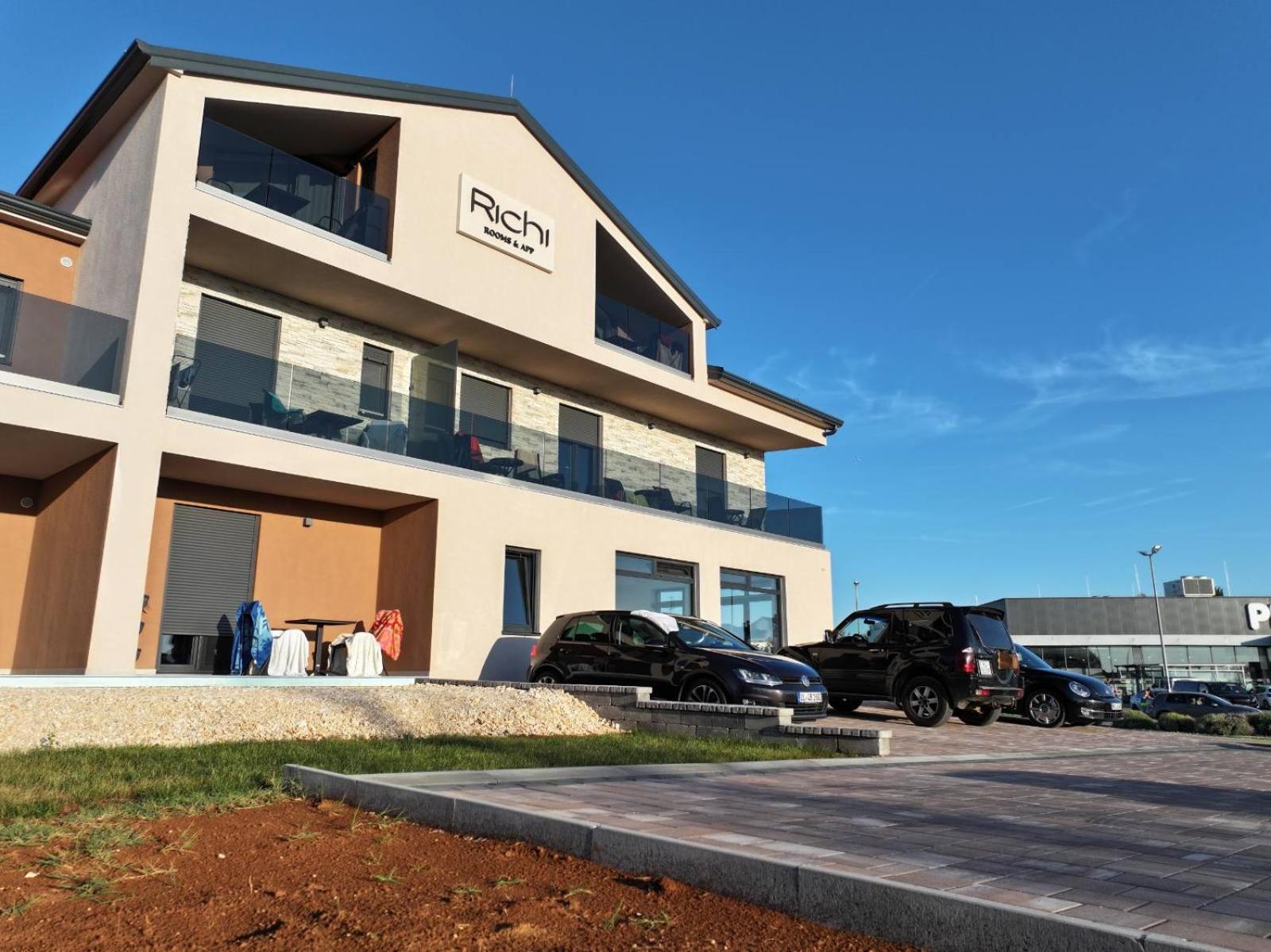 Richi Rooms & App Funtana Buitenkant foto